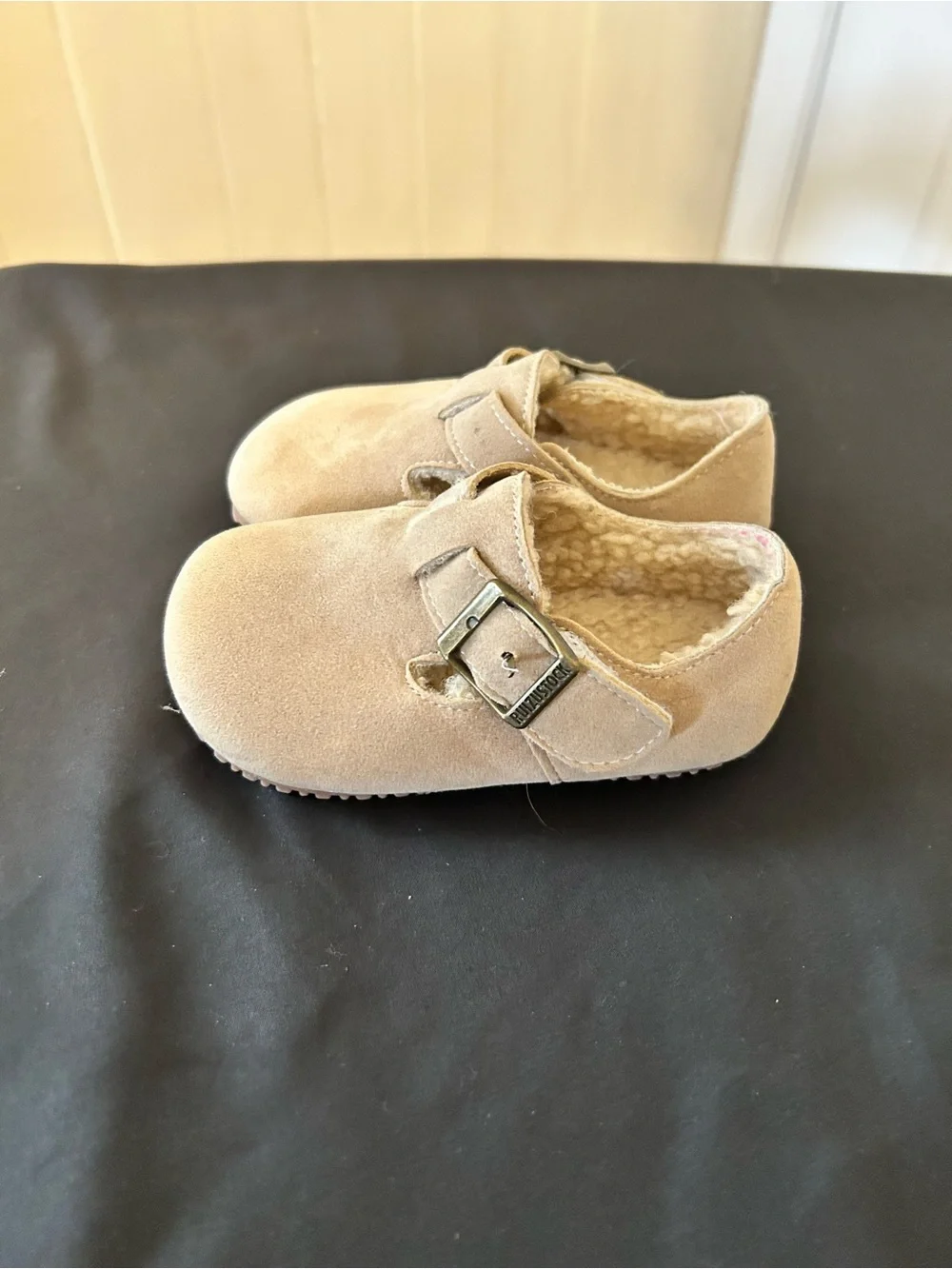 NWOT Ruizustock Children’s Suede Fleece-Lined Clogs/Beige Tan/Size 22/US 6T
